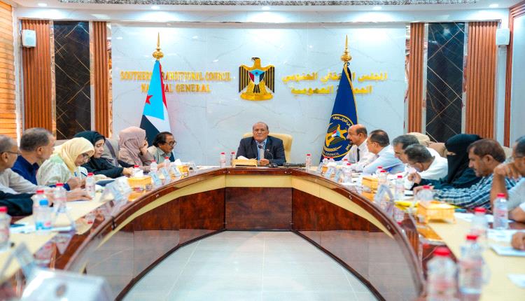إدارية الجمعية الوطنية للانتقالي تحذر من كارثية "الدولار الجمركي" وتدين الأوامر القهرية ضد قياداتها