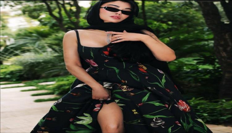 بأسلوب الـRetro Glamour.. هيفاء وهبي تخطف الأنظار في كان بوشاح وفستان من الزمن الجميل مليء بالورود(صور)
