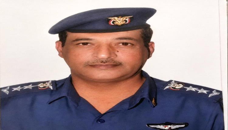 قائد الفرقة الرابعة عمالقة جنوبية يعزي في وفاة العميد الركن طيار عبدالباسط العامري