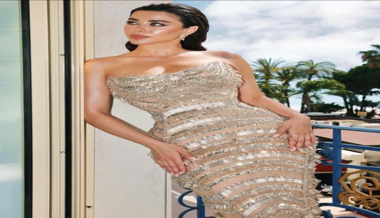 مابين السحر والفخامة.. يارا السكري تتألق بإطلالاتها بالأبيض والبيج في كان 79( صور)