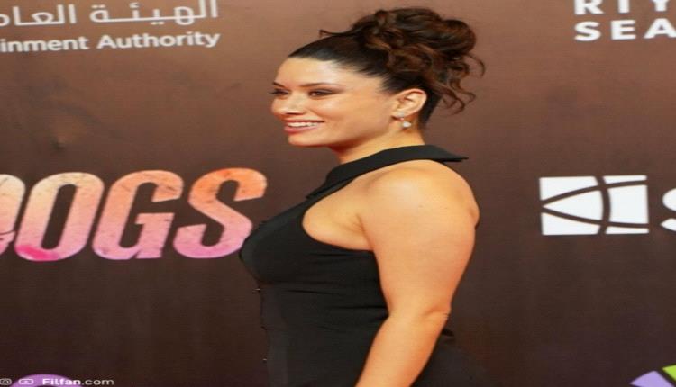فستان أسود وحقيبة وردية.. سينتيا خليفة تخطف الأنظار في العرض الخاص لفيلم «7Dogs»