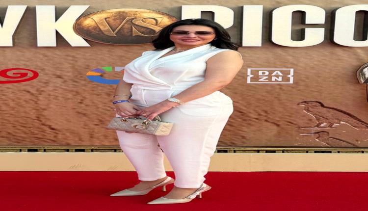 بجمبسوت أبيض ونظارة شمسية.. دينا فؤاد تخطف الأنظار بإطلالة صيفية هادئة