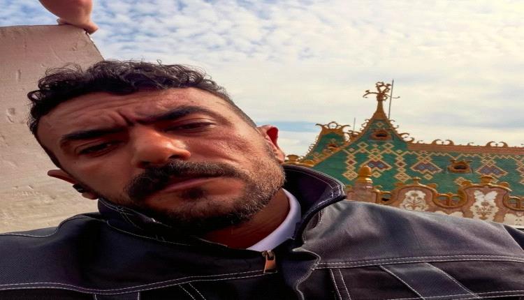 ابن البلد خطف القلوب.. أحمد العوضي يُحدث ضجة عارمة بفيديو طريف مع معجبة في الشارع!