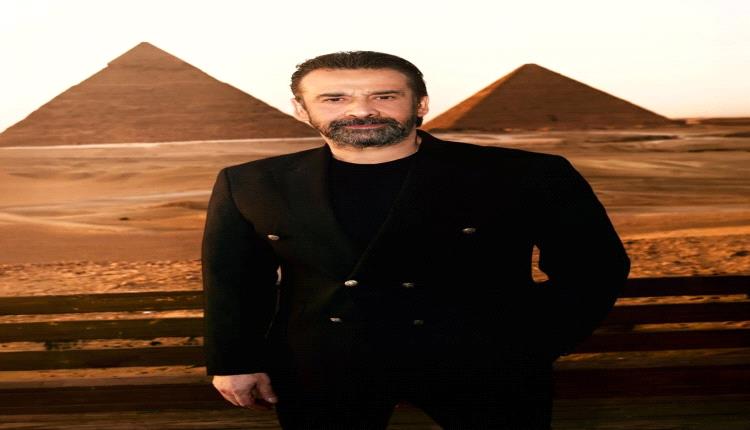​بأجواء حماسية وصراخ المعجبين.. كريم عبد العزيز يقتحم صالة عرض فيلم 