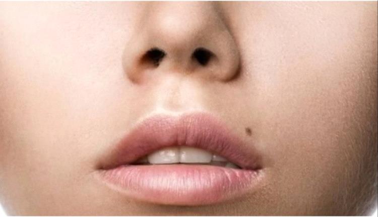 لمسة كلاسيكية تعود بقوة كأحدث صيحات الجمال.. لماذا تفضل النساء تاتو حبة الخال لإبراز الملامح؟