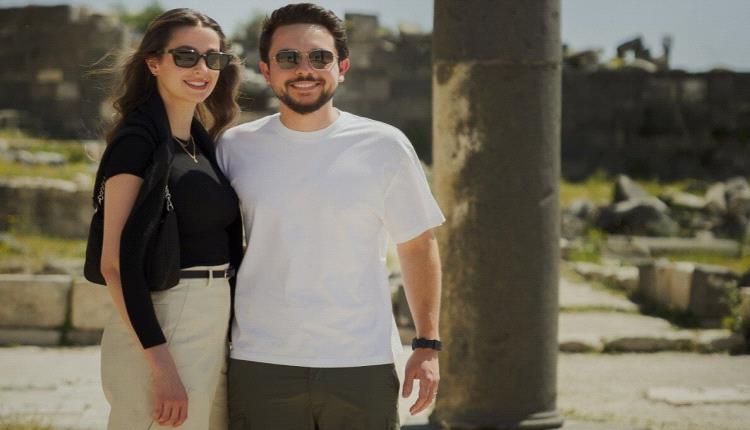 بين الفخامة والبساطة.. كيف جعلت الأميرة رجوة من ثنائية الأبيض والأسود توقيعها الملكي الخاص؟