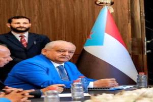 صحفي يكشف عن مستجدات جديدة لما يتعرض له الوفد الجنوبي في الرياض