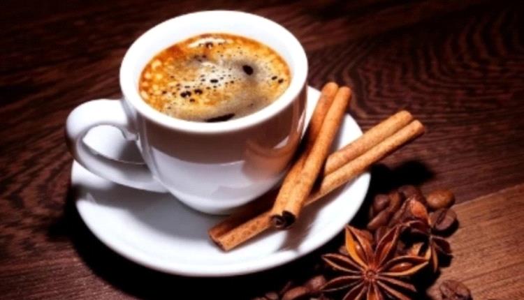 فوائد ومخاطر فنجان القرفة اليومي