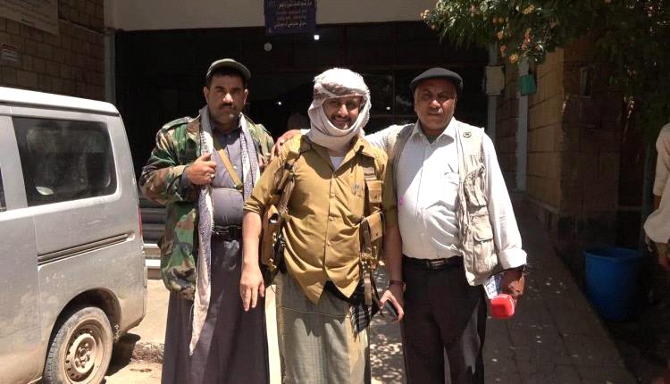 فضيحة تخادم جديدة.. ظهور علني للقيادي "أمجد خالد" في مدينة التربة بتعز بعد اجتياحها حـ,ـ,ـوثياً