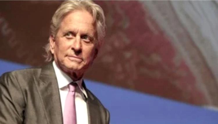 مايكل دوغلاس يصارع عنف والده ونجاحه الصعب في مذكراته الجديدة