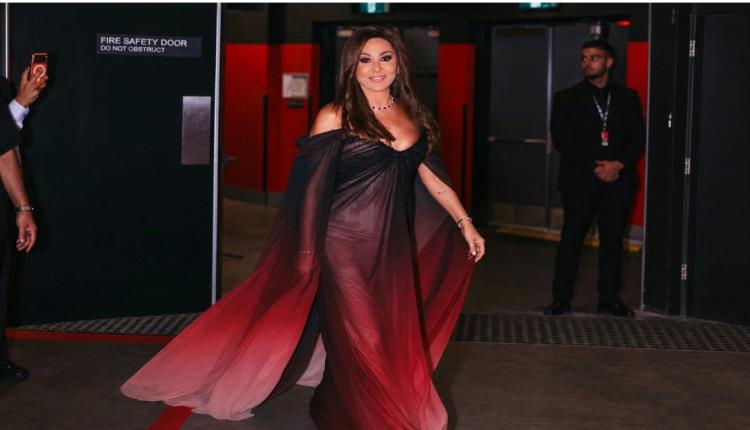 إليسا تتألق بفستان أسود فضفاض بتفاصيل دراماتيكية مبهرة ومجوهرات فاخرة