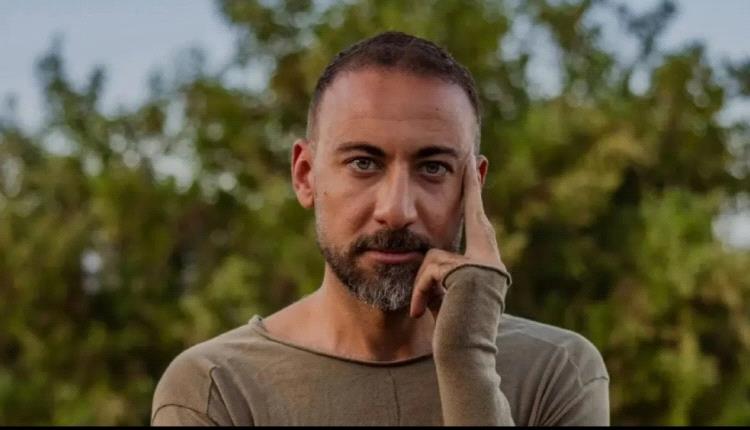 عابد عناني يكشف تطورات محاولة التعدي عليه في مسكنه ويرد على اتهامه بتعاطي المخدرات