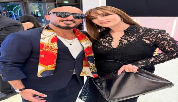 نجل نهال عنبر يظهر مع مونيكا بيلوتشي بعد سقوطه من يخت وكسر اضلاعه