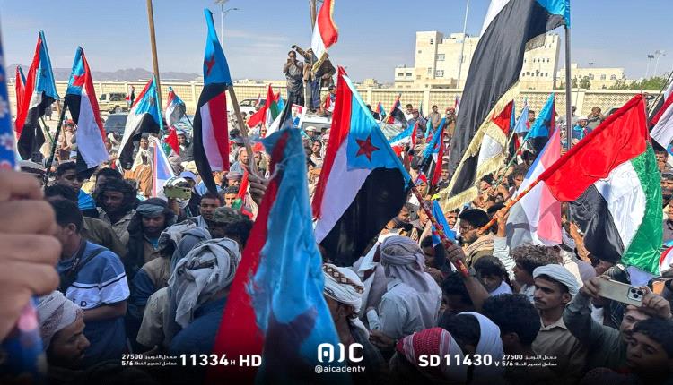 يحدث الان  : تدفق بشري هائل صوب عتق في "مليونية التعبئة والاستنفار"