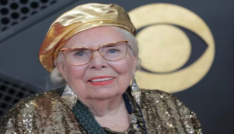 المغنية الأسطورية الكندية جوني ميتشل تصبح مواطنة أمريكية بعد 6 عقود