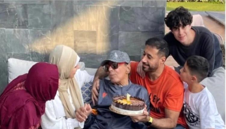 أحمد السعدني يستعيد ذكرى آخر عيد ميلاد لوالده بصورة مؤثرة