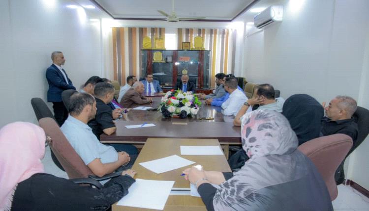 وزير النقل يطلع على سير العمل في الهيئة العامة لتنظيم شؤون النقل البري