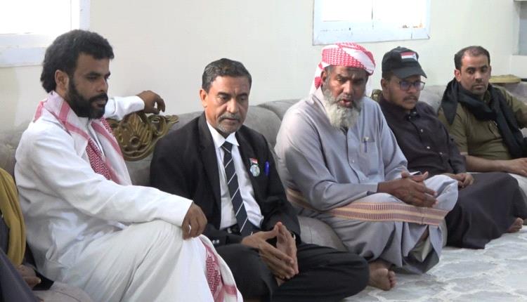 التميمي يزور الشيخ عميد حاكم المنهالي للاطمئنان على صحة والده في منطقة باصفية