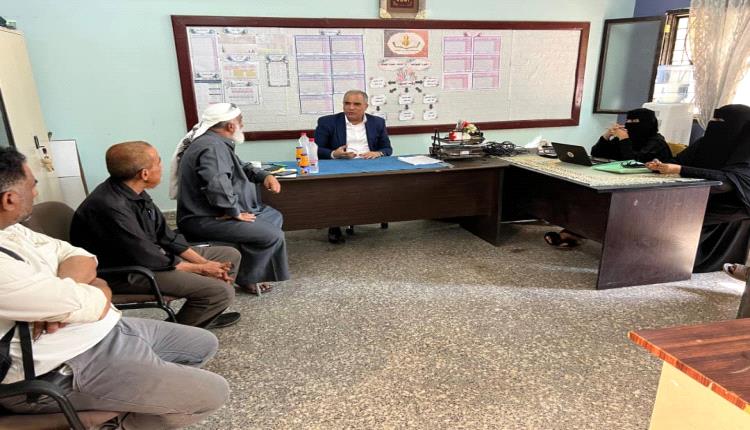 وزير التربية (العبادي) يتفقد مدرسة خالد بن الوليد للتعليم الأساسي ويؤكد أهمية سلامة التلاميذ والكوادر التربوية