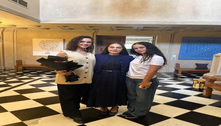 شريهان تسرق الأضواء بأحدث ظهور مع ابنتها تاليا وشيرين أحمد طارق