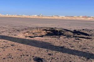 وزارة النقل تنشر صور آثار القصف الحوثي على مطار عدن الدولي