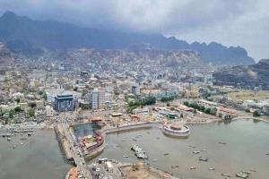 دون سابق إنذار.. حادثة غير متوقعة تثير الفزع في أحد الشوارع الحيوية بالعاصمة عدن 