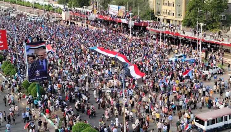 عيد الجيش الجنوبي.. «الانتقالي» يتمسك بدعم الشارع في وجه القمع