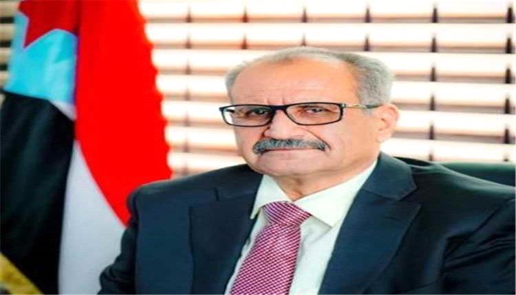 قيادي بالانتقالي ينتقد "محور تعز": من غير المنطقي وصول تعزيزات من عدن ومحوركم يقف متفرجاً!