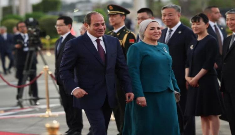 انتصار السيسي تخطف الأنظار بإطلالات تحتفي بهوية مصر