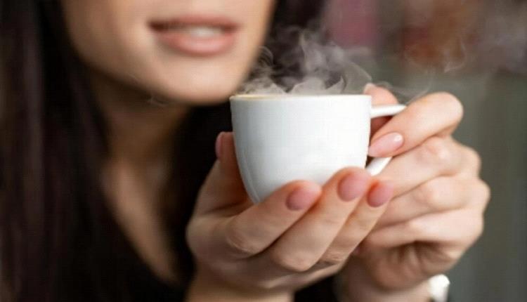 دراسة علمية تكشف ارتباط المشروبات شديدة السخونة بارتفاع خطر الإصابة بسرطان المريء