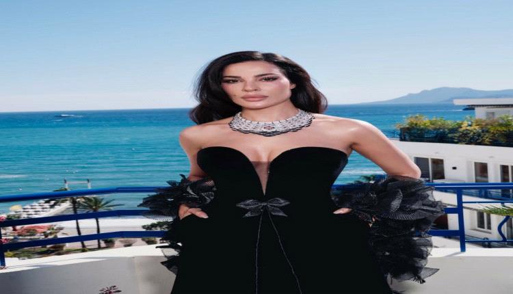 نادين نسيب نجيم تواجه منتقديها في قمة الإعلام بصراحتها المعهودة وملامحها المرهقة