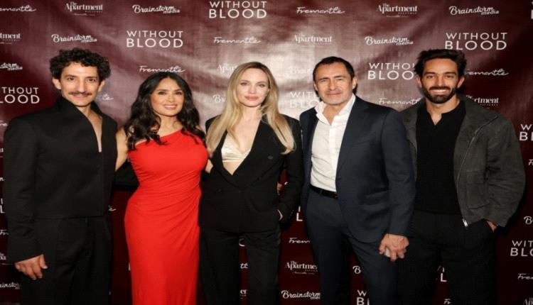 أنجلينا جولي وسلمى حايك يكشفان عن صداقة استثنائية جمعتهما في كواليس فيلم «Without Blood»