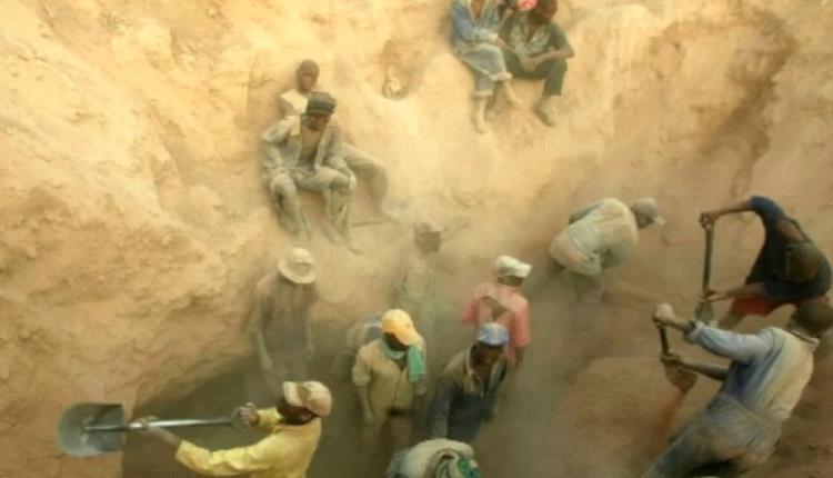 انهيار مرعب لمنجم للذهب في السودان