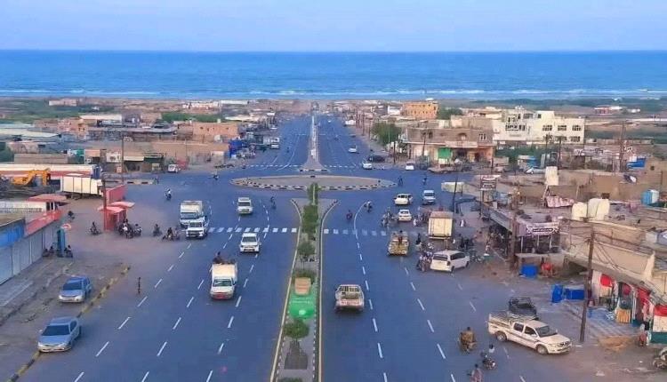مقتل أسرة بالكامل بقصف للطيران السعودي في المخا