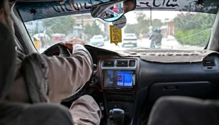 لماذا يغامر سائقو كابول لأجل سماع «الموسيقى الممنوعة»؟