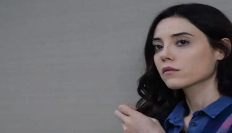 الفنانة التركية جانسو ديري تعود إلى الدراما بعد غياب 4 سنوات بـ «الأوركيد الأزرق»