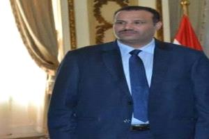 فضيحة مدوية تهز الشرعية.. ضمانة وزير تُطلق قيادي حوثي متهم بقتل ضباط في المهرة ومطالبة بإقالة فورية