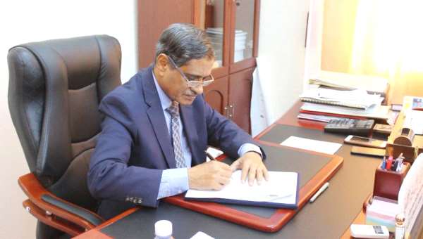 ضم معلمي مشروع "المعلم التكميلي" إلى صندوق دعم التعليم بحضرموت