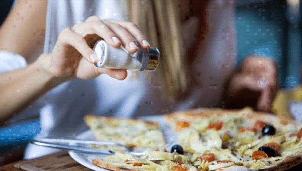 إذا كنت تعاني من احتباس السوائل بجسمك... فإليك الأسباب!