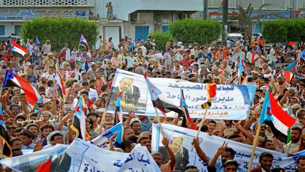 الطل يشيد بنجاح مليونية تأييد المجلس الانتقالي