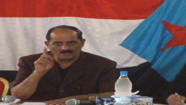 قال إن القيادة بالخارج يجب أن تكون استشارية.. محمد علي أحمد: السلطات المحلية الحراكية هي من يجب أن تمثل الجنوب في أي مفاوضات