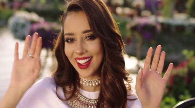 هل تجاهلت بلقيس متسابقة “ذا فويس” اليمنية سهى المصري؟