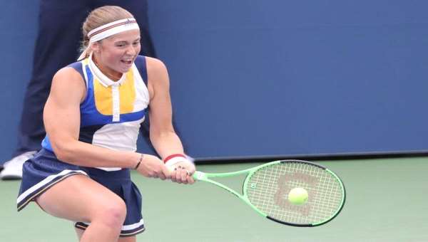 رغم الجدول المزدحم أوستابنكو سعيدة وتهزم موجوروزا