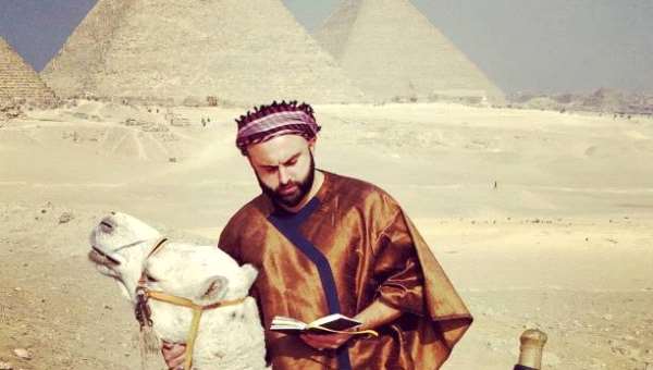 مدون إسرائيلي يتجول في القاهرة... وبرلماني: مصر وجهة سياحية لجميع الجنسيات